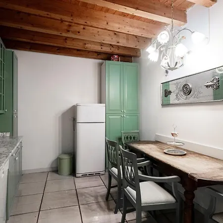 Apartment Domus Bella - By Myhomeincomo *